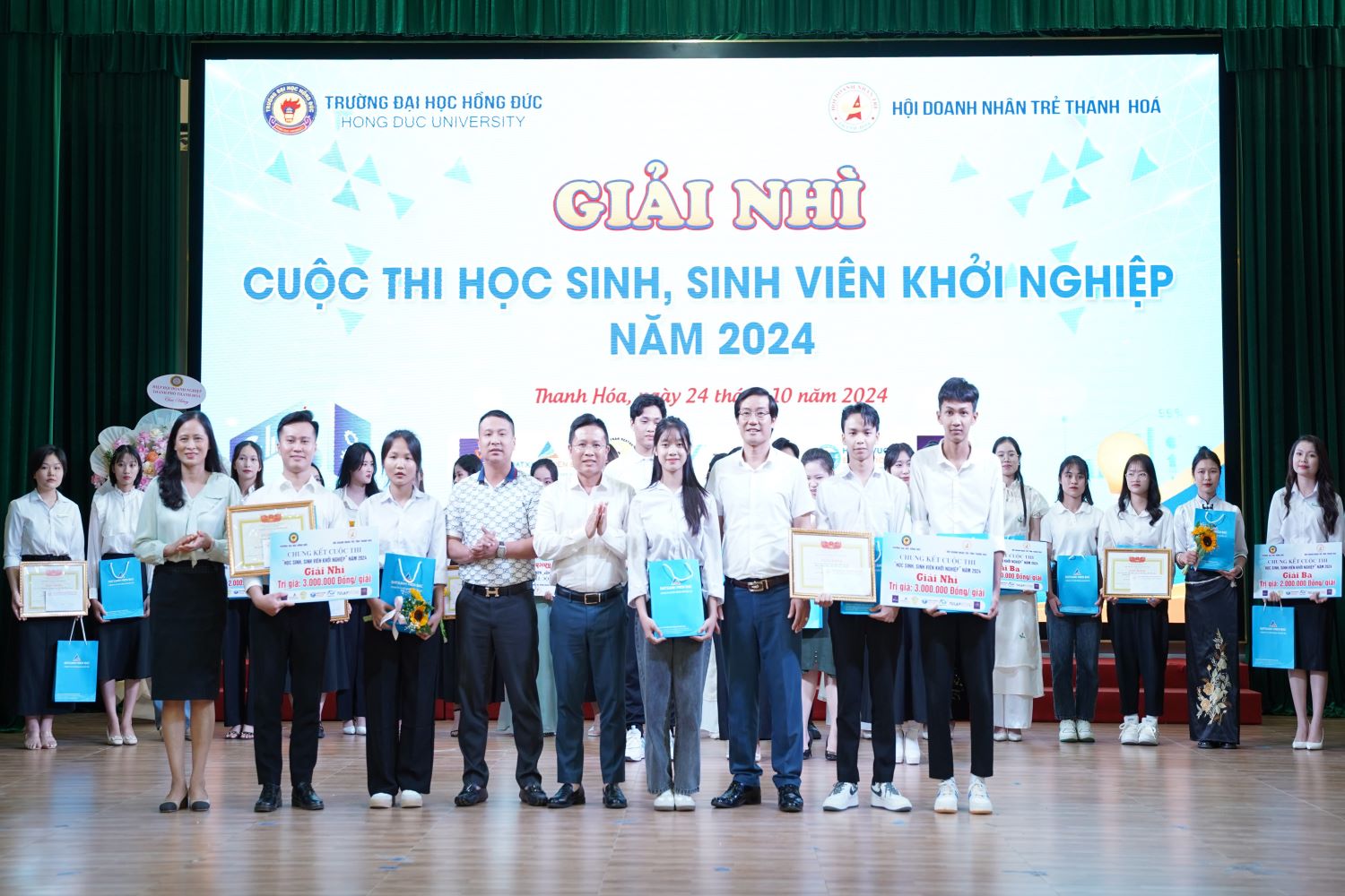 Sinh viên Khoa CNTT&TT đạt giải cao trong Cuộc thi "Học sinh, Sinh viên khởi nghiệp" năm 2024